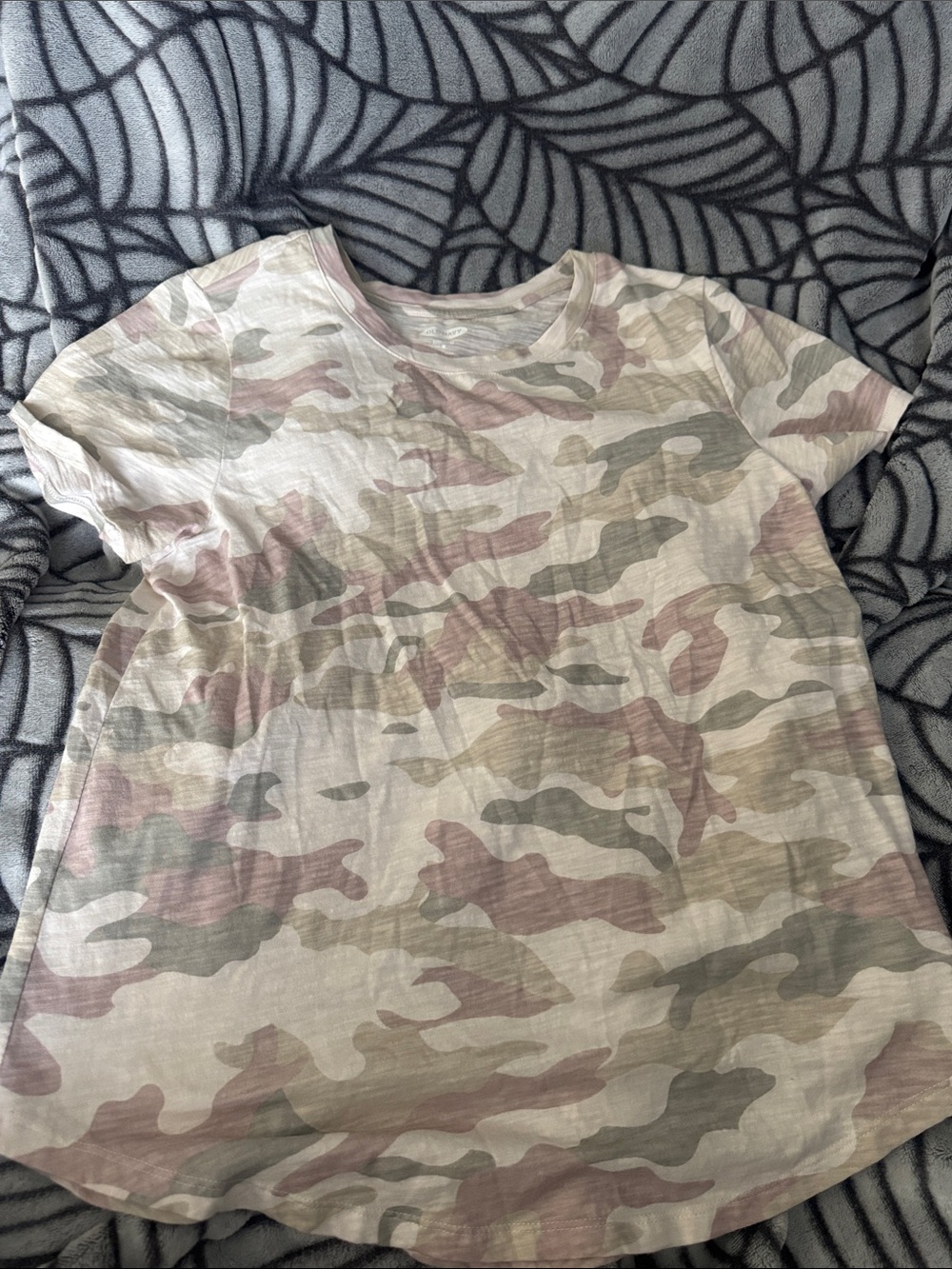 Pink camo women’s tee medium